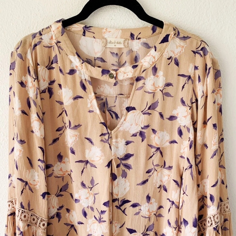 Altar'd State Boho Floral Top Keyhole Front Flare Sleeve Blouse Size Medium - Picture 2 of 14